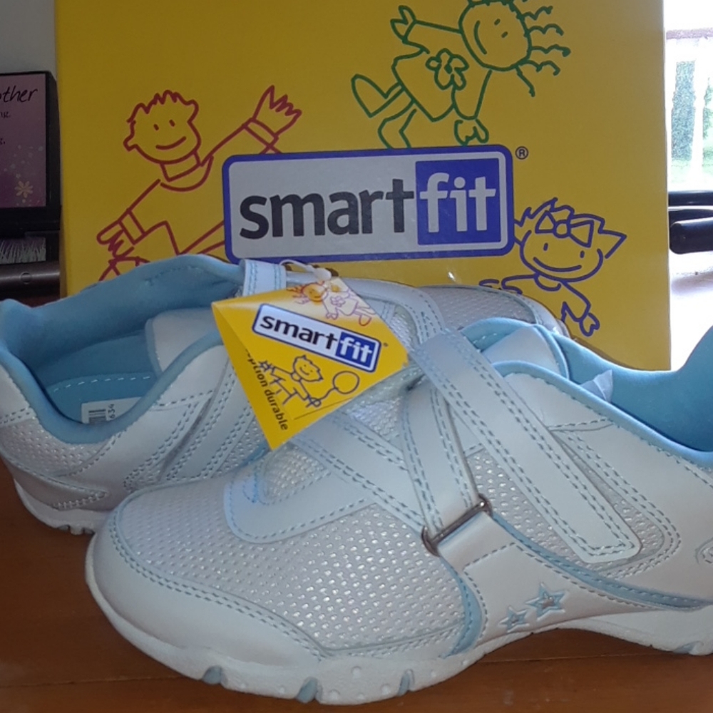 Smart fit kids shoes